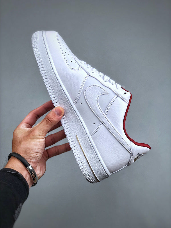TÊNIS NIKE AIR FORCE 1 JUST DO IT TEAM RED